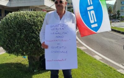 MALASANITÀ ALL’OSPEDALE RUGGI DI SALERNO, SIT IN DEL FISI PER SOSTENERE I MEDICI CHE HANNO DENUNCIATO