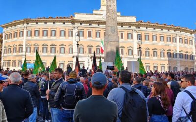 FUORI DALLE FAUCI